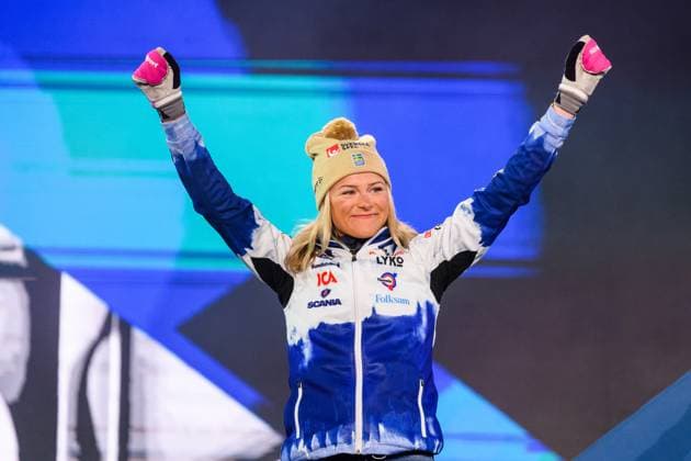 230225 Silver medalist Frida Karlsson of Sweden celebrates at the Medal ceremony for the women?s cross-country skiing skiathlon during the FIS Nordic Ski World Championships on February 25, 2023 in Kranjska Gora. Photo: Petter Arvidson BILDBYRAN kod PA PA0521 skidor cross-country skiing langrenn skid-vm 2023 fis nordic ski world championships bbeng fis nordic world ski championships vm ski-vm medaljceremoni medal ceremony jubel Copyright: PETTERxARVIDSON BB230225PA167