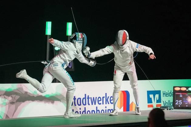 Sport Themen der Woche KW08 Sport Bilder des Tages Finale: Di Veroli Davide (Team ITA, G. VERNE SCHERMA) vs Cannone Romain (Team FRA, COLMAR SR), GER, FIE Team World Cup: 9. Voith Cup, Degen Herren Senioren Mannschaft, Fechten, Saison 2022 23, 23.02.2023 GER, FIE Team World Cup: 9. Voith Cup, Degen Herren Senioren Mannschaft, Fechten, Saison 2022 23, 23.02.2023 Heidenheim an der Brenz *** Final Di Veroli Davide Team ITA, G VERNE SCHERMA vs Cannone Romain Team FRA, COLMAR SR , GER, FIE Team World Cup 9 Voith Cup, epee men senior team, fencing, season 2022 23, 23 02 2023 GER, FIE Team World Cup 9 Voith Cup, epee men senior team, fencing, season 2022 23, 23 02 2023 Heidenheim an der Brenz Copyright: xEibner-Pressefoto MaximilianxRisx EP_MRT