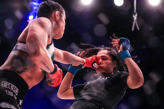 Sport Themen der Woche KW08 Sport Bilder des Tages Bellator 291, 3Arena, Dublin 25 2 2023 Sinead Kavanagh with Janay Harding Sinead Kavanagh with Janay Harding 25 2 2023  Copyright: x INPHO EvanxTreacyx E0008339