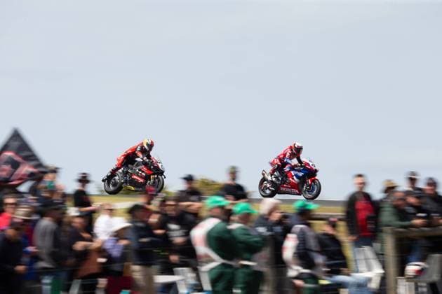 Bilder des Jahres 2023, Sport 02 Februar Sport Themen der Woche KW08 Sport Bilder des Tages PHILLIP ISLAND, AUSTRALIA - FEBRUARY 26:Xavi Vierge of ESP on the Team HRC Honda ahead of Philipp Oettl of GER on the Team GoEleven Ducati during The 2023 FIM World Superbike Championship at The Phillip Island Circuit on February 26, 2023 in Phillip Island, Australia. (Photo by Dave Hewison Speed Media Icon Sportswire) AUTO: FEB 26 Superbike World Championship, WM, Weltmeisterschaft - Australia Icon2402260986