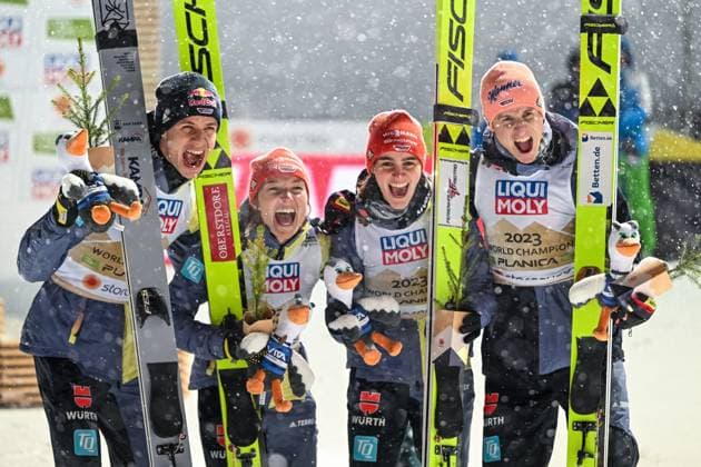 Sport Themen der Woche KW08 Sport Bilder des Tages February 26, 2023, Planica, Slovenia: Members of German team celebrate their victory during the Ski jumping, Skispringen, Ski, nordisch Mixed Team HS102 competition at the Nordic World Championships in Planica. Planica Slovenia - ZUMAs197 20230226_zaa_s197_137 Copyright: xAndrejxTarfilax