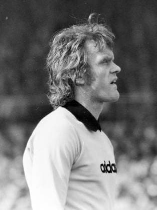 20.04.74 VfB Stuttgart - FC Bayern München Deutschland, Stuttgart, 20.04.1974, Fussball, Bundesliga, VfB Stuttgart - FC Bayern München (1:1): Sepp Maier (FC Bayern München). *** 20 04 74 VfB Stuttgart FC Bayern Munich Germany, Stuttgart, 20 04 1974, football, Bundesliga, VfB Stuttgart FC Bayern Munich 1 1 Sepp Maier FC Bayern Munich