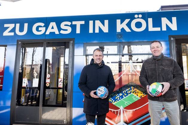 Sport Themen der Woche KW09 Sport Bilder des Tages Praesentation KVB Sonderbahn fuer die Handball EM 2024 und die Fussball EM 2024 mit den Bundestrainern Hansi Flick und Alfred Gislason; 28.02.2023 Hansi Flick (Bundestrainer Deutschland), Alfred Gislason (Bundestrainer Deutschland) Praesentation KVB Sonderbahn fuer die Handball EM 2024 und die Fussball EM 2024 mit den Bundestrainern Hansi Flick und Alfred Gislason, Koeln, RheinEnergieStadion *** Presentation KVB special train for the Handball EM 2024 and the football EM 2024 with the national coaches Hansi Flick and Alfred Gislason 28 02 2023 Hansi Flick national coach Germany , Alfred Gislason national coach Germany Presentation KVB special train for the Handball EM 2024 and the football EM 2024 with the national coaches Hansi Flick and Alfred Gislason, Cologne, RheinEnergieStadion Copyright: xBEAUTIFULxSPORTS Wunderlx