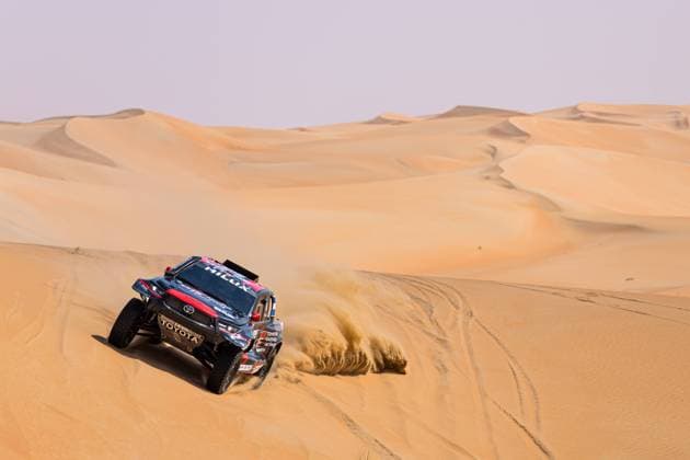 Sport Themen der Woche KW09 Sport Bilder des Tages 204 YACOPINI Juan Cruz (arg), OLIVERAS Dani (spa), Overdrive Racing, Toyota Hillux Overdrive, FIA W2RC, action during the Stage 2 of the 2023 Abu Dhabi Desert Challenge, 2nd round of the 2023 W2RC season, on February 28, 2023 around Qasr Al Sarab in the Liwa Desert, Abu Dhabi - AUTO - ABU DHABI DESERT CHALLENGE 2023 DPPI Panoramic  05323001-BR-998