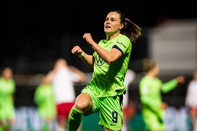 DFB Pokal der Frauen Viertelfinale, 1. FC Koeln - VfL Wolfsburg; 28.02.2023 Jubel zum 0:1 durch Ewa Pajor ( 9, VfL Wolfsburg) DFB Pokal der Frauen Viertelfinale, 1. FC Koeln - VfL Wolfsburg, Koeln, Sportpark Hoehenberg DFB REGULATIONS PROHIBIT ANY USE OF PHOTOGRAPHS AS IMAGE SEQUENCES AND OR QUASI-VIDEO. Copyright: xBEAUTIFULxSPORTS Wunderlx