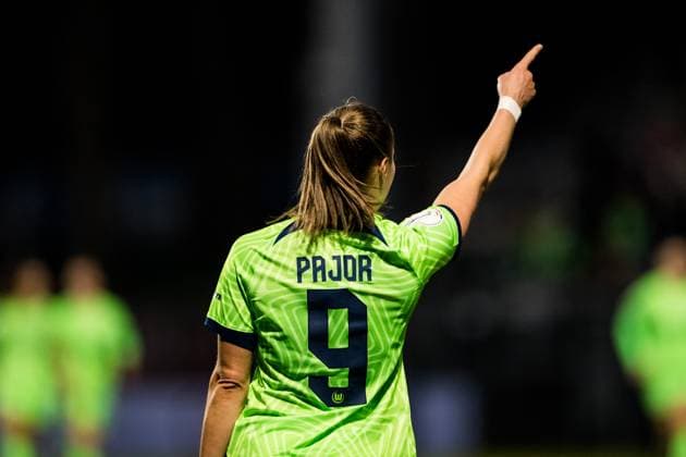 DFB Pokal der Frauen Viertelfinale, 1. FC Koeln - VfL Wolfsburg; 28.02.2023 Jubel zum 0:1 durch Ewa Pajor ( 9, VfL Wolfsburg) DFB Pokal der Frauen Viertelfinale, 1. FC Koeln - VfL Wolfsburg, Koeln, Sportpark Hoehenberg DFB REGULATIONS PROHIBIT ANY USE OF PHOTOGRAPHS AS IMAGE SEQUENCES AND OR QUASI-VIDEO. Copyright: xBEAUTIFULxSPORTS Wunderlx