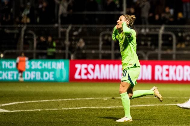 DFB Pokal der Frauen Viertelfinale, 1. FC Koeln - VfL Wolfsburg; 28.02.2023 Jubel zum 0:2 durch Svenja Huth (VfL Wolfsburg. 10) DFB Pokal der Frauen Viertelfinale, 1. FC Koeln - VfL Wolfsburg, Koeln, Sportpark Hoehenberg DFB REGULATIONS PROHIBIT ANY USE OF PHOTOGRAPHS AS IMAGE SEQUENCES AND OR QUASI-VIDEO. Copyright: xBEAUTIFULxSPORTS Wunderlx