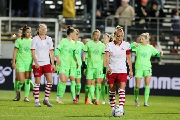 1.FC Köln vs. VFL Wolfsburg, Fussball Frauen, DFB Pokal, Viertelfinale, Enttäuschung bei Mandy Islacker (1.FC Köln) nach dem Tor zum 0:2, Bild: , 28.02.2023