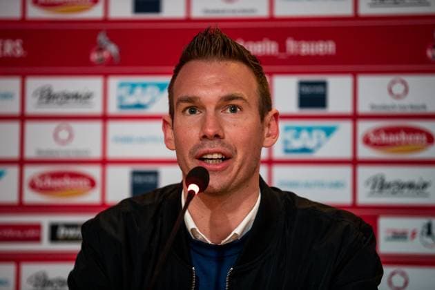 DFB Pokal der Frauen Viertelfinale, 1. FC Koeln - VfL Wolfsburg; 28.02.2023 Tommy Stroot (Trainer VfL Wolfsburg) in der Pressekonferenz DFB Pokal der Frauen Viertelfinale, 1. FC Koeln - VfL Wolfsburg, Koeln, Sportpark Hoehenberg DFB REGULATIONS PROHIBIT ANY USE OF PHOTOGRAPHS AS IMAGE SEQUENCES AND OR QUASI-VIDEO. Copyright: xBEAUTIFULxSPORTS Wunderlx