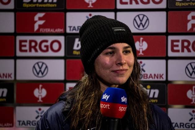 DFB Pokal der Frauen Viertelfinale, 1. FC Koeln - VfL Wolfsburg; 28.02.2023 Lena Oberdorf (VfL Wolfsburg, 5) im Sky Interview DFB Pokal der Frauen Viertelfinale, 1. FC Koeln - VfL Wolfsburg, Koeln, Sportpark Hoehenberg DFB REGULATIONS PROHIBIT ANY USE OF PHOTOGRAPHS AS IMAGE SEQUENCES AND OR QUASI-VIDEO. Copyright: xBEAUTIFULxSPORTS Wunderlx