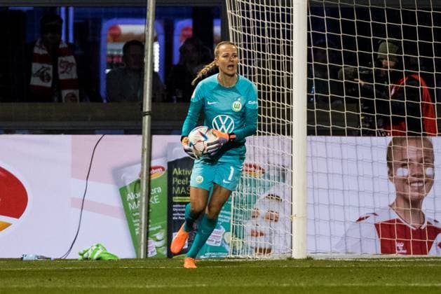 DFB Pokal der Frauen Viertelfinale, 1. FC Koeln - VfL Wolfsburg; 28.02.2023 Merle Frohms (VfL Wolfsburg, 1) DFB Pokal der Frauen Viertelfinale, 1. FC Koeln - VfL Wolfsburg, Koeln, Sportpark Hoehenberg DFB REGULATIONS PROHIBIT ANY USE OF PHOTOGRAPHS AS IMAGE SEQUENCES AND OR QUASI-VIDEO. Copyright: xBEAUTIFULxSPORTS Wunderlx