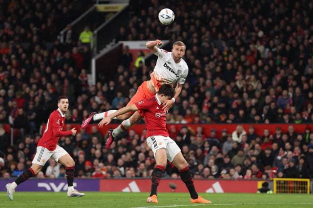 Bilder des Jahres 2023, Sport 03 März Sport Themen der Woche KW09 Sport Bilder des Tages Mandatory Credit: Photo by Paul Currie Shutterstock (13785402ar) Tomas Soucek of West Ham United under pressure from Harry Maguire of Manchester United, ManU Manchester United v West Ham United, Emirates FA Cup, Fifth Round, Football, Old Trafford, Manchester, UK - 01 Mar 2023 EDITORIAL USE ONLY No use with unauthorised audio, video, data, fixture lists, club league logos or live services. Online in-match use limited to 120 images, no video emulation. No use in betting, games or single club league player publications. Manchester United v West Ham United, Emirates FA Cup, Fifth Round, Football, Old Trafford, Manchester, UK - 01 Mar 2023 EDITORIAL USE ONLY No use with unauthorised audio, video, data, fixture lists, club league logos or live services. Online in-match use limited to 120 images, no video emulation. No use in betting, games or single club league player publications.  Copyright: xPaulxCurrie Shutterstockx 13785402ar