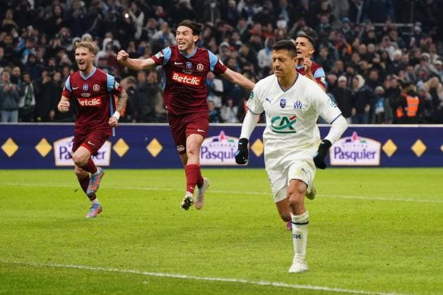deception - Alexis Sanchez (Olympique de Marseille) - joie Gaby Jean (FC Annecy) FOOTBALL : Olympique de Marseille vs FC Annecy - Quart de Finale de coupe de France - Marseille - 01 03 2023 NorbertScanella Panoramic 