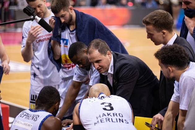 easyCredit Basketball Bundesliga, Telekom Baskets Bonn vs. HAKRO Merlins Crailsheim, 02.03.2023 Nikola Markovic (Headcoach Merlins Crailsheim) mit der Ansprache in der Auszeit Copyright: xBEAUTIFULxSPORTS Derixx