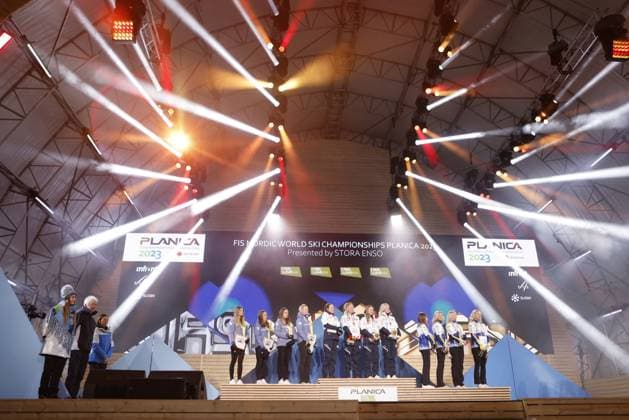 KRANJSKA GORA 20230303 Medaljörerna i stafett 4x5 km; Tyskland (silver), Norge (guld) och Sverige (brons) pa podiet under medaljceremonin vid skid-VM i Planica, Slovenien. KRANJSKA GORA Slovenien skidor x10430x