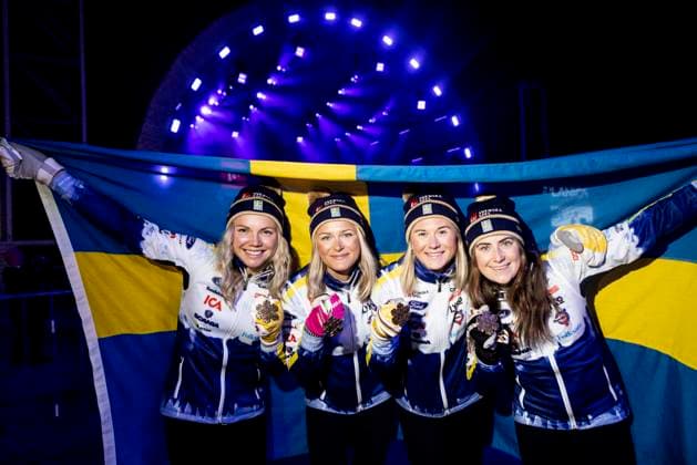 Sport Bilder des Tages KRANJSKA GORA 20230303 Sveriges bronslag i stafett 4x5 km; Emma Ribom, Frida Karlsson, Maja Dahlqvist och Ebba Andersson i samband med medaljceremonin vid skid-VM i Planica, Slovenien. KRANJSKA GORA Slovenien skidor x10430x Copyright: xChristinexOlsson TTx SKID-VM 2023