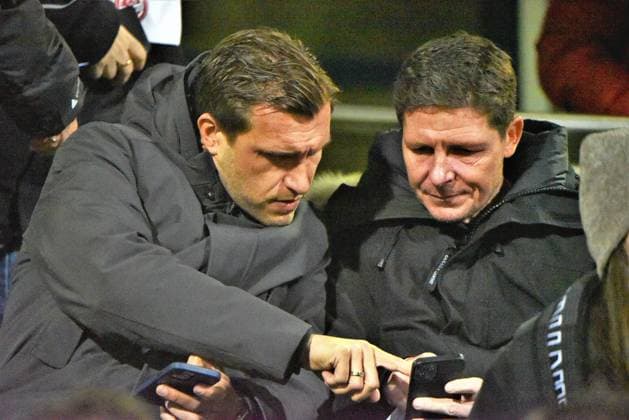 03.03.2023 Frankfurt am Main, Stadion am Brentanobad Frauen , Bundesliga, Saison 2022 2023 Eintracht Frankfurt Frauen - SC Freiburg Cheftrainer Oliver Glaser Eintracht Frankfurt und Oliver Markus Krösche Vorstand Eintracht Frankfurt *** 03 03 2023 Frankfurt am Main, Stadion am Brentanobad Women , Bundesliga, Season 2022 2023 Eintracht Frankfurt Women SC Freiburg Head Coach Oliver Glaser Eintracht Frankfurt and Oliver Markus Krösche Board Eintracht Frankfurt