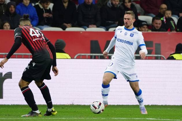 Fußball, OGC Nizza - AJ Auxerre GaÃ«tan Perrin (AJ Auxerre) FOOTBALL : OGC Nice vs AJ Auxerre - Ligue 1 Ubereats - Nice - 03 03 2023 NorbertScanella Panoramic 