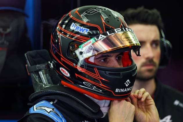 OCON Esteban (fra), Alpine F1 Team A523, portrait during the Formula 1 Gulf Air Bahrain Grand Prix 2023, 1st round of the 2023 FIA Formula One World Championship, WM, Weltmeisterschaft from March 2 to 5, 2023 on the Bahrain International Circuit, in Sakhir, Bahrain - F1 - BAHRAIN GRAND PRIX 2023 DPPI Panoramic  20230304_G0OD0255