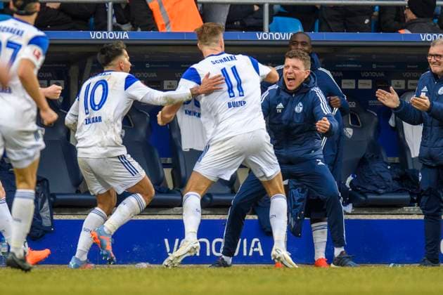 Sport Themen der Woche KW09 Sport Bilder des Tages Fußball: 1. Bundesliga, 23. Spieltag, VfL Bochum - FC Schalke 04 am 04.03.2023 im Vonovia Ruhrstadion in Bochum (Nordrhein-Westfalen). Tor zum 0:2, Torjubel, Jubel, Freude von Schalke s Marius Bülter DFL REGULATIONS PROHIBIT ANY USE OF PHOTOGRAPHS AS IMAGE SEQUENCES AND OR QUASI-VIDEO. *** Soccer 1 Bundesliga, 23 Matchday, VfL Bochum FC Schalke 04 on 04 03 2023 at Vonovia Ruhrstadion in Bochum North Rhine Westphalia goal to 0 2, goal celebration, cheers, joy of Schalke s Marius Bülter DFL REGULATES PROHIBIT ANY USE OF PHOTOGRAPHS AS IMAGE SEQUENCES AND OR QUASI VIDEO Copyright: xChristopherxNeundorfx