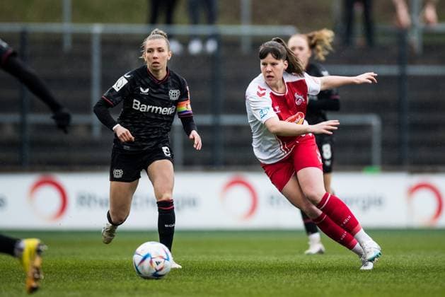 FLYERALARM. Frauen Fussball Bundesliga, 1. FC Koeln - Bayer 04 Leverkusen; 05.03.2023 Elisa Senss (Bayer 04 Leverkusen, 6), Adriana Achcinska (1. FC Koeln, 9) FLYERALARM Frauen Fussball Bundesliga, 1. FC Koeln - Bayer 04 Leverkusen, Koeln, Geissbockheim DFB REGULATIONS PROHIBIT ANY USE OF PHOTOGRAPHS AS IMAGE SEQUENCES AND OR QUASI-VIDEO. Copyright: xBEAUTIFULxSPORTS Wunderlx
