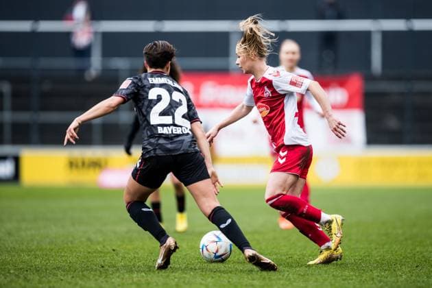 FLYERALARM. Frauen Fussball Bundesliga, 1. FC Koeln - Bayer 04 Leverkusen; 05.03.2023 Alexandra Emmerling (Bayer 04 Leverkusen, 22), Weronika Zaistowska (1. FC Koeln, 24) FLYERALARM Frauen Fussball Bundesliga, 1. FC Koeln - Bayer 04 Leverkusen, Koeln, Geissbockheim DFB REGULATIONS PROHIBIT ANY USE OF PHOTOGRAPHS AS IMAGE SEQUENCES AND OR QUASI-VIDEO. Copyright: xBEAUTIFULxSPORTS Wunderlx