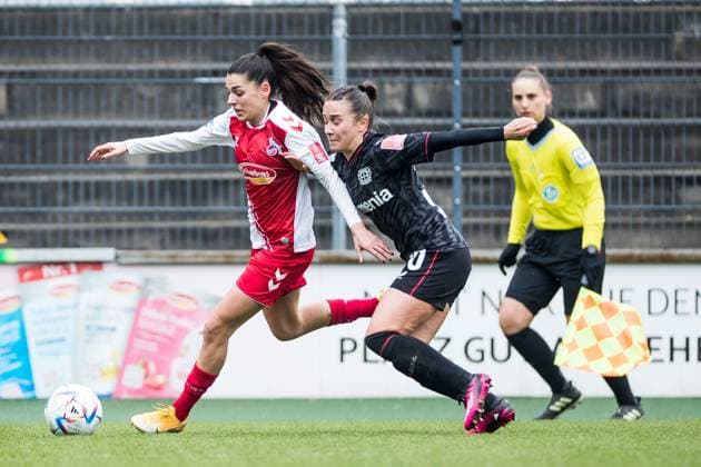 FLYERALARM. Frauen Fussball Bundesliga, 1. FC Koeln - Bayer 04 Leverkusen; 05.03.2023 Manjou Wilde (1. FC Koeln, 7), Lara Marti (Bayer 04 Leverkusen, 30) FLYERALARM Frauen Fussball Bundesliga, 1. FC Koeln - Bayer 04 Leverkusen, Koeln, Geissbockheim DFB REGULATIONS PROHIBIT ANY USE OF PHOTOGRAPHS AS IMAGE SEQUENCES AND OR QUASI-VIDEO. Copyright: xBEAUTIFULxSPORTS Wunderlx