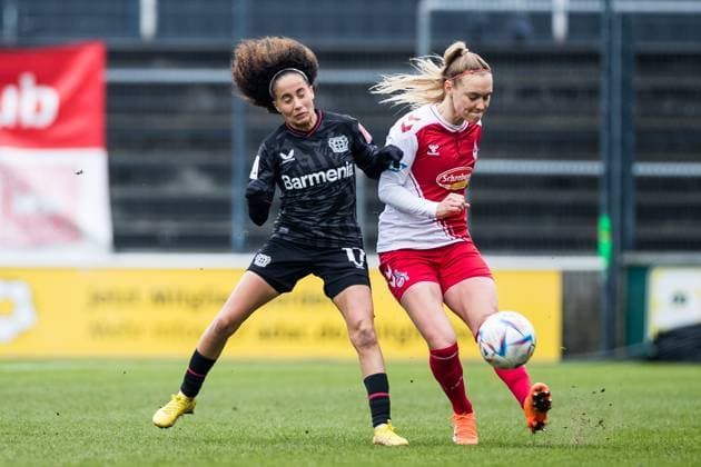 FLYERALARM. Frauen Fussball Bundesliga, 1. FC Koeln - Bayer 04 Leverkusen; 05.03.2023 Amira Arfaoui (Bayer 04 Leverkusen, 17), Sarah Puntigam (1. FC Koeln, 17) FLYERALARM Frauen Fussball Bundesliga, 1. FC Koeln - Bayer 04 Leverkusen, Koeln, Geissbockheim DFB REGULATIONS PROHIBIT ANY USE OF PHOTOGRAPHS AS IMAGE SEQUENCES AND OR QUASI-VIDEO. Copyright: xBEAUTIFULxSPORTS Wunderlx