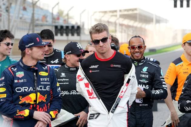 05.03.2023, Bahrain International Circuit, Sakhir, Formula 1 Gulf Air Bahrain Grand Prix 2023 ,im Bild Max Verstappen (NLD), Oracle Red Bull Racing, Nico Hülkenberg (DEU), Moneygram Haas F1 Team Sakhir Bahrain International Circuit Bahrain