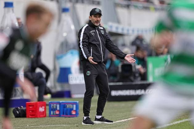 Stefan Leitl, H 96, im Rückrundenspiel der Saison 2022 2023 zwischen SpVgg Greuther Fürth und Hannover 96 (1:1) in Fürth; 05 03 2023 - *** Stefan Leitl, H 96, in the second round match of the 2022 2023 season between SpVgg Greuther Fürth and Hannover 96 1 1 in Fürth 05 03 2023. 