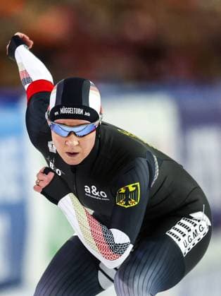 HERENVEEN - Claudia Pechstein (GER) during the 5000 meters for women at the ISU World Speed skating, Eisschnelllauf Championships in Thialf. ANP VINCENT JANNINK ISU World Speed Skating Championships - Heerenveen 2023 xVIxANPxSportx xxANPxIVx 464243782 originalFilename: 464243782.jpg