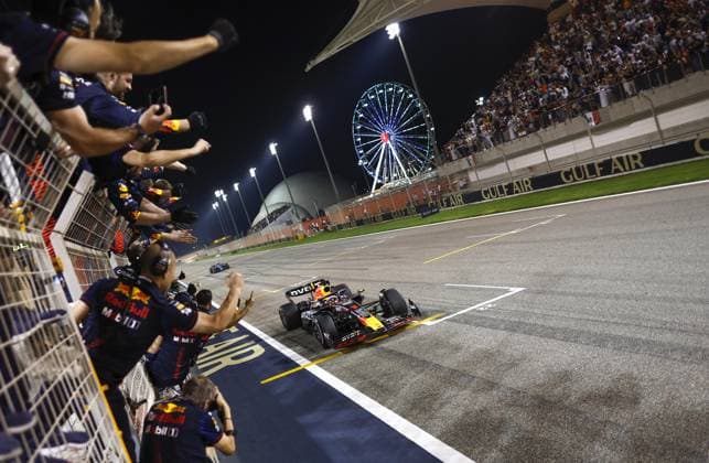 01 VERSTAPPEN Max (nld), Red Bull Racing RB19, celebrating race win during the Formula 1 Gulf Air Bahrain Grand Prix 2023, 1st round of the 2023 FIA Formula One World Championship, WM, Weltmeisterschaft from March 3 to 5, 2023 on the Bahrain International Circuit, in Sakhir, Bahrain - F1 - BAHRAIN GRAND PRIX 2023 - RACE DPPI Panoramic  20230305_F12023GP01BRN_JK237180