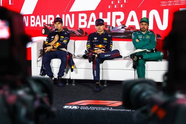 F1 Bahrain Grand Prix 2023 Max Verstappen of Red Bull Racing, Sergio Perez of Red Bull Racing and Fernando Alonso of Aston Martin attend the press conference, PK, Pressekonferenz after Bahrain Grand Prix of 2023 Formula One World Championship, WM, Weltmeisterschaft at Bahrain International Circuit on March 5, 2023 in Sakhir, Bahrain. Sakhir Bahrain  Copyright: xBeataxZawrzelx originalFilename:zawrzel-f1bahrai230305_npqRM.jpg