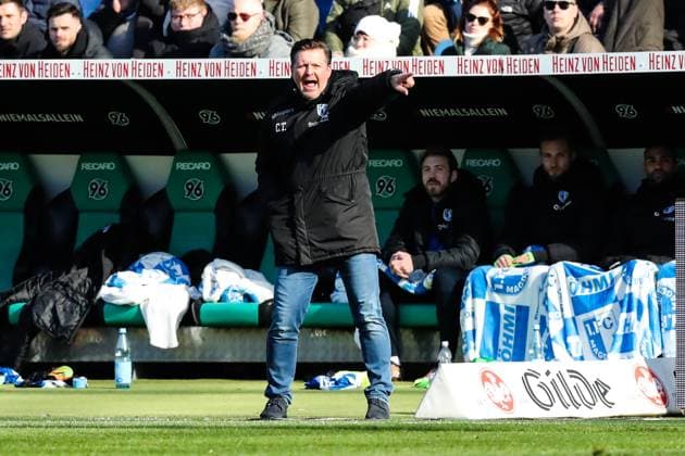 Trainer Christian Titz (1. FC Magdeburg) - 2. Fußball Bundesliga Saison 2022-2023 Hannover 96 vs. 1. FC Magdeburg in der Heinz von Heiden Arena in Hannover - Fußball,Mann,Männer,Deutschland,26.02.2023 *** Coach Christian Titz 1 FC Magdeburg 2 Football Bundesliga Season 2022 2023 Hannover 96 vs 1 FC Magdeburg at Heinz von Heiden Arena in Hannover Football,Man,Men,Germany,26 02 2023