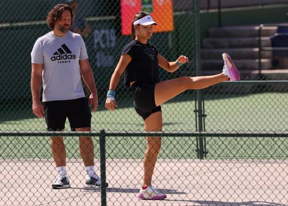 Mandatory Credit: Photo by Ella Ling Shutterstock (13794898u) Emma Raducanu of GBR in action in practice BNP Paribas Open, Tennis, Day 1, Indian Wells Tennis Garden, California, USA- 08 Mar 2023 BNP Paribas Open, Tennis, Day 1, Indian Wells Tennis Garden, California, USA- 08 Mar 2023 Copyright: xEllaxLing Shutterstockx 13794898u