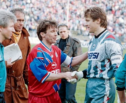 FC Bayern München - 1.FC Köln: Lothar Matthäus + Torwart Bodo Illgner (r) 2vl: Klitschko- Manager Bernd Bönte (damals bei SAT1) *** FC Bayern München 1 FC Köln Lothar Matthäus goalkeeper Bodo Illgner r 2vl Klitschko manager Bernd Bönte back then at SAT1