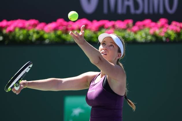 INDIAN WELLS, CA - MARCH 09: Danielle Collins (USA) serves during the BNP Paribas Open on March 9, 2023 at the Indian Wells Tennis Garden in Indian Wells, CA. (Photo by George Walker Icon Sportswire) TENNIS: MAR 09 BNP Paribas Open Icon230309109