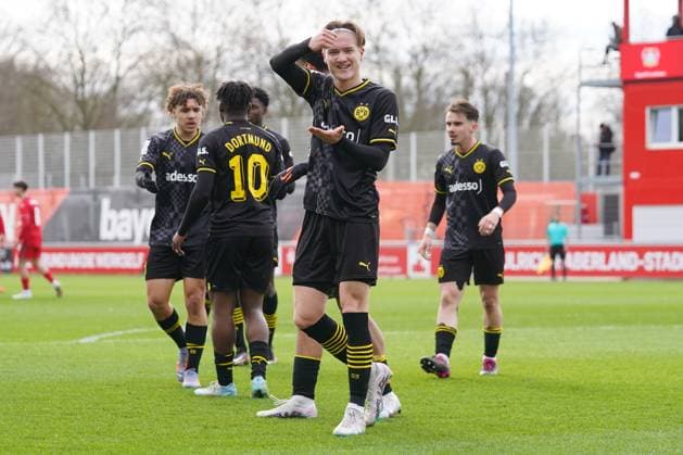 Samstag, 11.03.2023 Saison 2022 2023 15. Spieltag A-Junioren-Bundesliga im Ulrich-Haberland-Stadion, Leverkusen, Germany. SV Bayer Leverkusen U19 - BV Borussia Dortmund U19. Julian Rijkhoff (Borussia Dortmund U19 9)