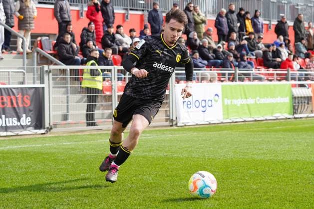 Samstag, 11.03.2023 Saison 2022 2023 15. Spieltag A-Junioren-Bundesliga im Ulrich-Haberland-Stadion, Leverkusen, Germany. SV Bayer Leverkusen U19 - BV Borussia Dortmund U19. Vasco Walz (Borussia Dortmund U19 8)