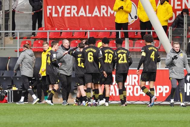 Samstag, 11.03.2023 Saison 2022 2023 15. Spieltag A-Junioren-Bundesliga im Ulrich-Haberland-Stadion, Leverkusen, Germany. SV Bayer Leverkusen U19 - BV Borussia Dortmund U19. Jubel nach dem 1:2 durch Vincenzo Onofrietti (Borussia Dortmund U19 23).