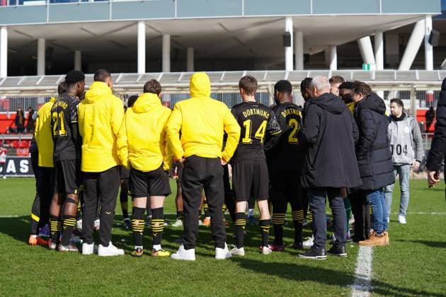 Samstag, 11.03.2023 Saison 2022 2023 15. Spieltag A-Junioren-Bundesliga im Ulrich-Haberland-Stadion, Leverkusen, Germany. SV Bayer Leverkusen U19 - BV Borussia Dortmund U19. Abschlussrunde nach dem Gewinn der Westdeutschen Meisterschaft.