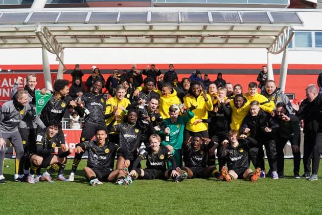 Samstag, 11.03.2023 Saison 2022 2023 15. Spieltag A-Junioren-Bundesliga im Ulrich-Haberland-Stadion, Leverkusen, Germany. SV Bayer Leverkusen U19 - BV Borussia Dortmund U19. Jubel nach dem Gewinn der Westdeutschen Meisterschaft.