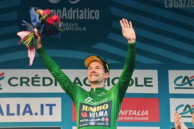 Sport Themen der Woche KW10 Sport Bilder des Tages Foto Gian Mattia D Alberto LaPresse 11 Marzo 2023 - Osimo, Italia - ciclismo - 58a Edizione Tirreno Adriatico 2023 - Tappa 6 - Osimo Stazione - Osimo - 193 km-Nella foto: maglia verde, podio vincitore di tappa ROGLIC PrimozSLO(JUMBO-VISMA) March 11, 2023 Lido di Camaiore, Italy - sport, cycling - 58th Tirreno Adriatico 2023 - Tappa 6 - Osimo Stazione - Osimo. In the pic: podium, green jersey, winner of the stage ROGLIC PrimozSLO(JUMBO-VISMA)  Copyright: xGianxMattiaxD Albertox LaPressex