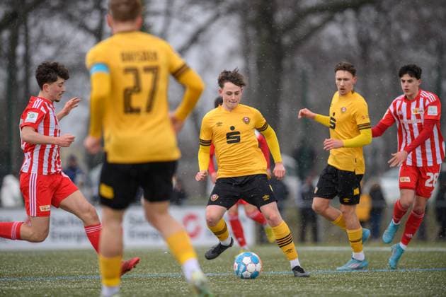 Dresdens Emil Zeil; SG Dynamo Dresden U19 - 1. FC Union Berlin; Fußball; Saison 2022 2023; Sportpark Ostra; Dresden; 11. März (Maerz) 2023;