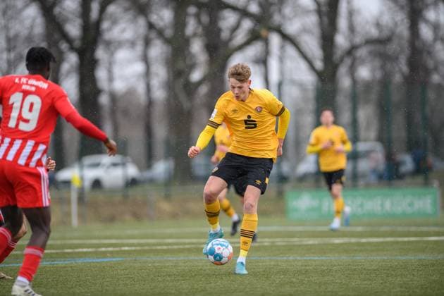 Dresdens Lucas Ehrlich (U19); SG Dynamo Dresden U19 - 1. FC Union Berlin; Fußball; Saison 2022 2023; Sportpark Ostra; Dresden; 11. März (Maerz) 2023;