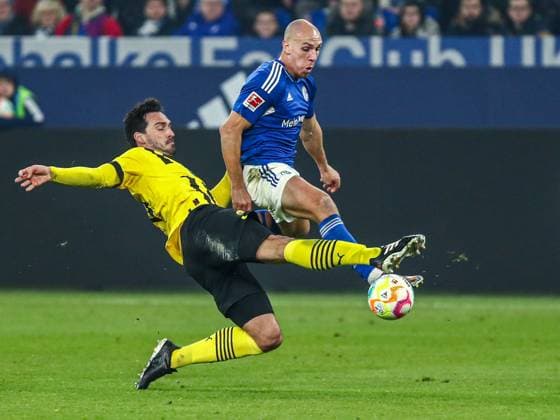 Mats Hummels (Borussia Dortmund BVB, 15) im Zweikampf gegen Michael Frey (FC Schalke 04, 26)Emre Can (Borussia Dortmund BVB, 23) im Zweikampf gegen Michael Frey (FC Schalke 04, 26), GER, FC Schalke 04 vs. Borussia Dortmund BVB, Fussball, 1. Bundesliga, 24. Spieltag, Spielzeit 2022 2023, 11.03.2023, DFB DFL regulations prohibit any use of photographs as image sequences and or quasi-video., GER, FC Schalke 04 vs. Borussia Dortmund BVB, Fussball, 1. Bundesliga, 24. Spieltag, Spielzeit 2022 2023, 11.03.2023, DFB DFL regulations prohibit any use of photographs as image sequences and or quasi-video., Foto: Eibner-Pressefoto Gabriel Boia Gelsenkirchen *** Mats Hummels Borussia Dortmund BVB, 15 in duel against Michael Frey FC Schalke 04, 26 Emre Can Borussia Dortmund BVB, 23 in duel against Michael Frey FC Schalke 04, 26 , GER, FC Schalke 04 vs Borussia Dortmund BVB, Football, 1 Bundesliga, 24 Spieltag, Spielzeit 2022 2023, 11 03 2023, DFB DFL regulations prohibit any use of photographs as image sequences and or quasi video , GER, FC Schalke 04 vs Borussia Dortmund BVB, Fussball, 1 Bundesliga, 24 Spieltag, Spielzeit 2022 2023, 11 03 2023, DFB DFL regulations prohibit any use of photographs as image sequences and or quasi video , Foto Eibner Pressefoto Gabriel Boia Gelsenkirchen Copyright: xGabrielxBoiax EP_EER