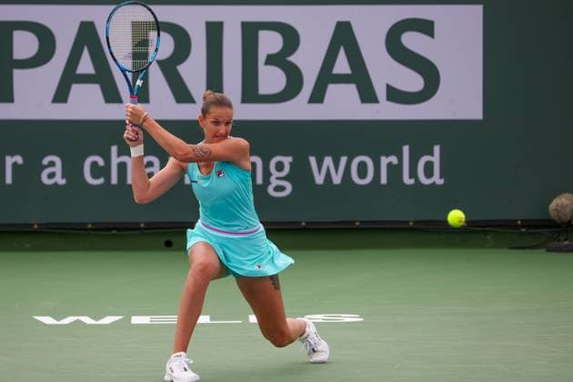 INDIAN WELLS, CA - MARCH 14: Karolina Pliskova (CZE) hits a backhand during the BNP Paribas Open on March 14, 2023 at the Indian Wells Tennis Garden in Indian Wells, CA. (Photo by George Walker Icon Sportswire) TENNIS: MAR 14 BNP Paribas Open Icon230314014