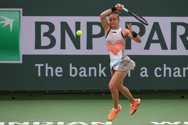INDIAN WELLS, CA - MARCH 14: Maria Sakkari (GRE) hits a forehand during the BNP Paribas Open on March 14, 2023 at the Indian Wells Tennis Garden in Indian Wells, CA. (Photo by George Walker Icon Sportswire) TENNIS: MAR 14 BNP Paribas Open Icon230314019
