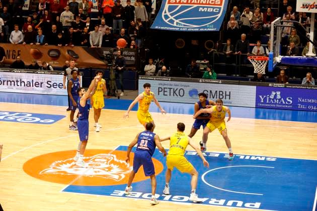 14.03.2023, easyCredit Basketball Bundesliga, BBL, Saison 2022 2023, Herren, Syntainics MBC - Alba Berlin, 8. Martin Breunig, Syntainics MBC beim Freiwurf Weißenfels Stadthalle Sachsen-Anhalt Germany