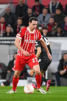 Fussball Europa League Achtelfinale Rueckspiel - 22 23 - SC Freiburg vs. Juventus Turin - 16-03-2023 Nicolas Hoefler (SC Freiburg 27) am Ball. Fussball Europa League Achtelfinale Rueckspiel: SC Freiburg vs. Juventus Turin am Donnerstag, den 16. Maerz 2023 im Europa-Park Stadion in Freiburg im Breisgau Copyright: xBEAUTIFULxSPORTS GerdxGruendlx